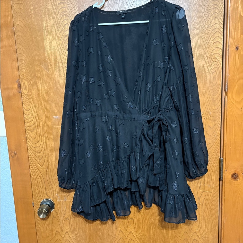 NWOT Torrid Black Star Patterned Wrap Blouse